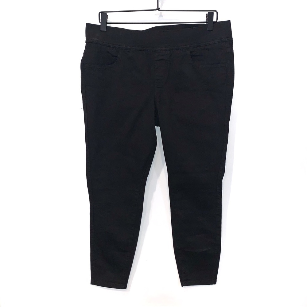 Torrid | Classic Black Jegging Pants Size 0XS